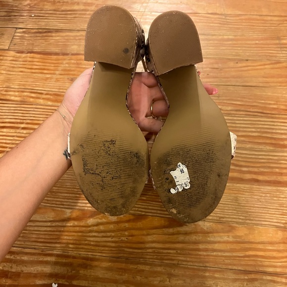 Heels - Picture 4 of 4